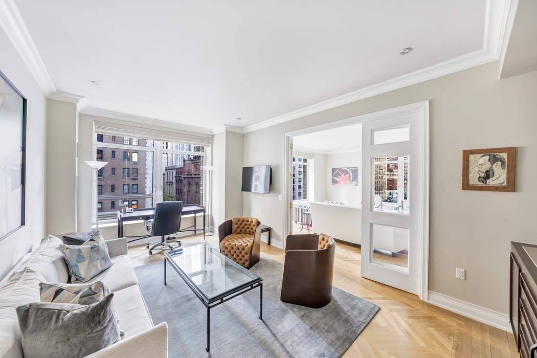 Manhattan, NY 10022,515 Park Avenue #5A