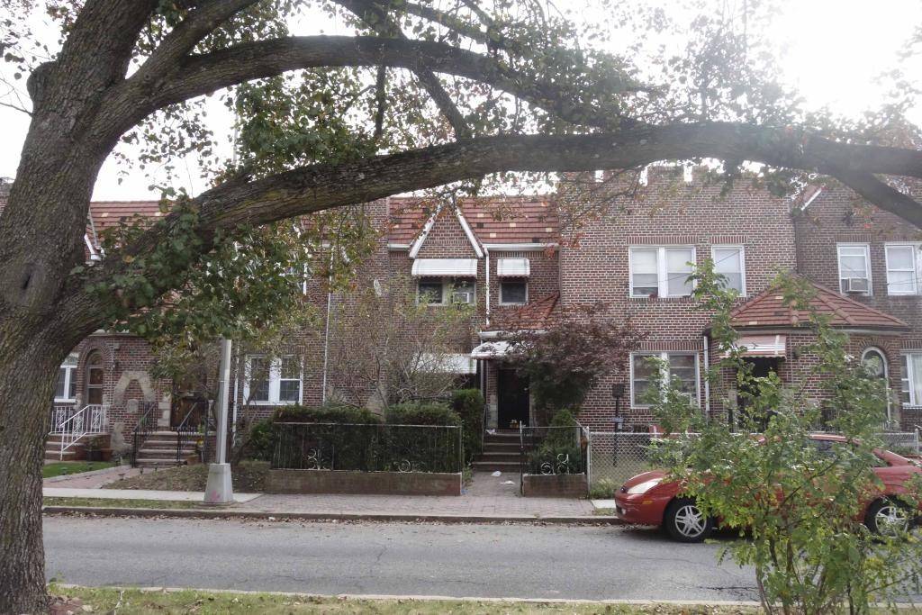 Queens, NY 11413,142-29 230th Place