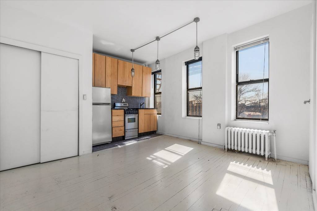 Queens, NY 11377,39-75 56th Street #5J