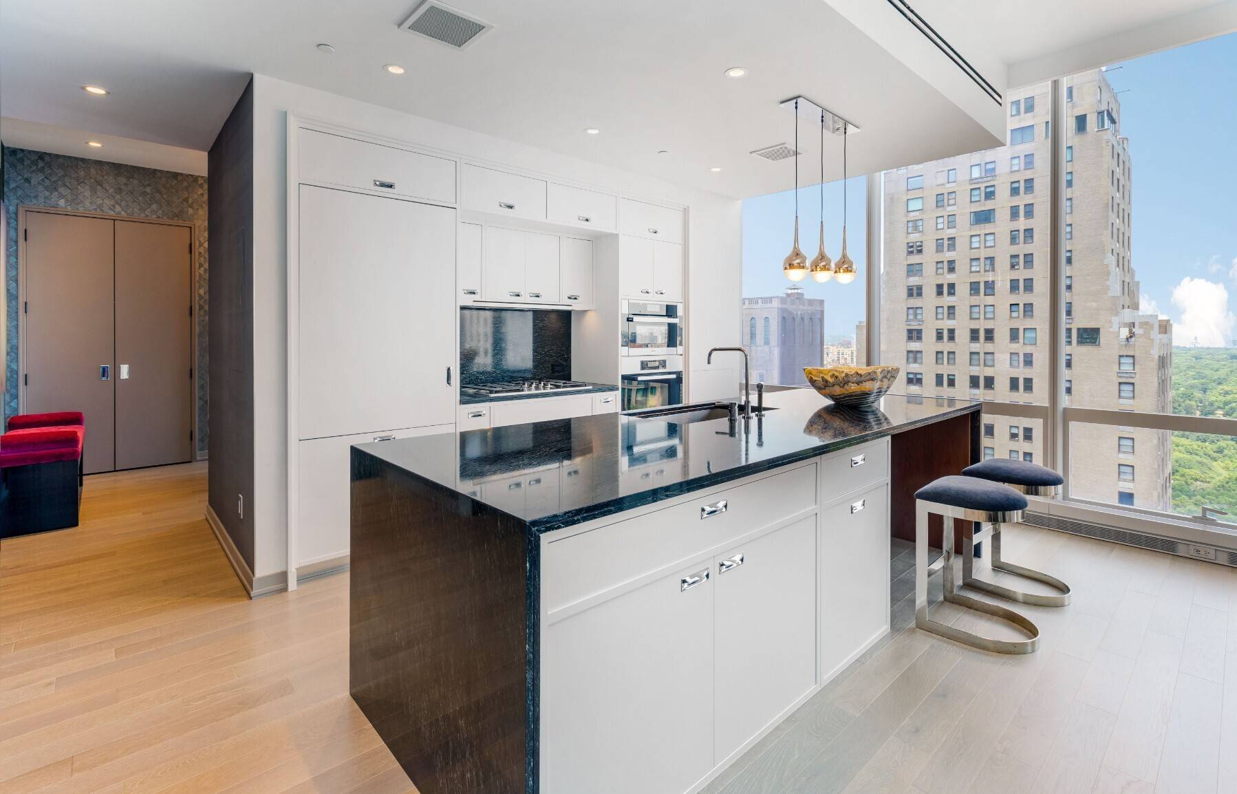 Manhattan, NY 10019,157 W 57th Street #34F