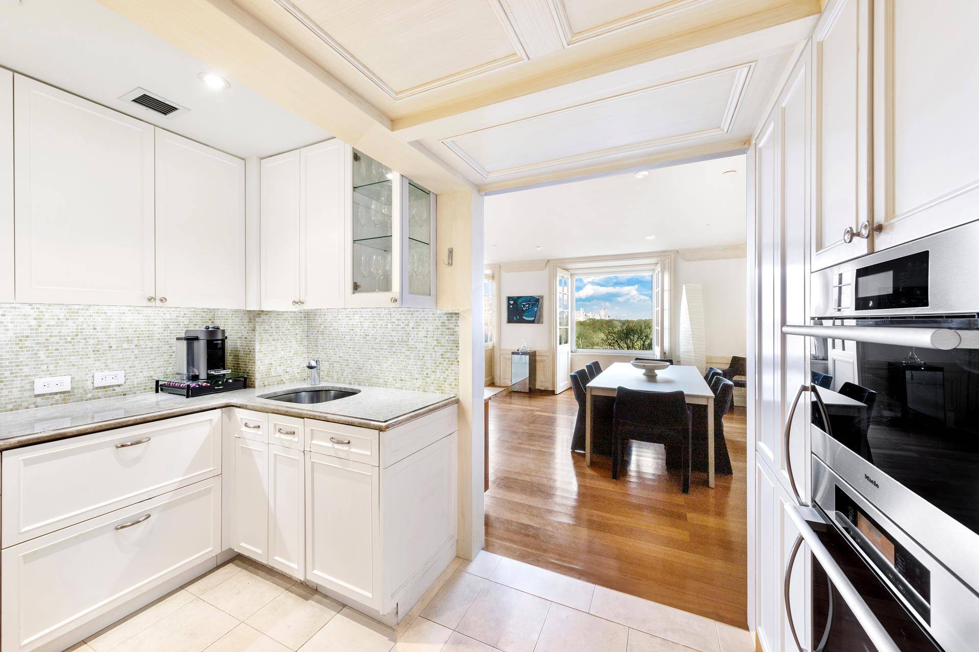 Manhattan, NY 10019,160 CENTRAL Park S #915