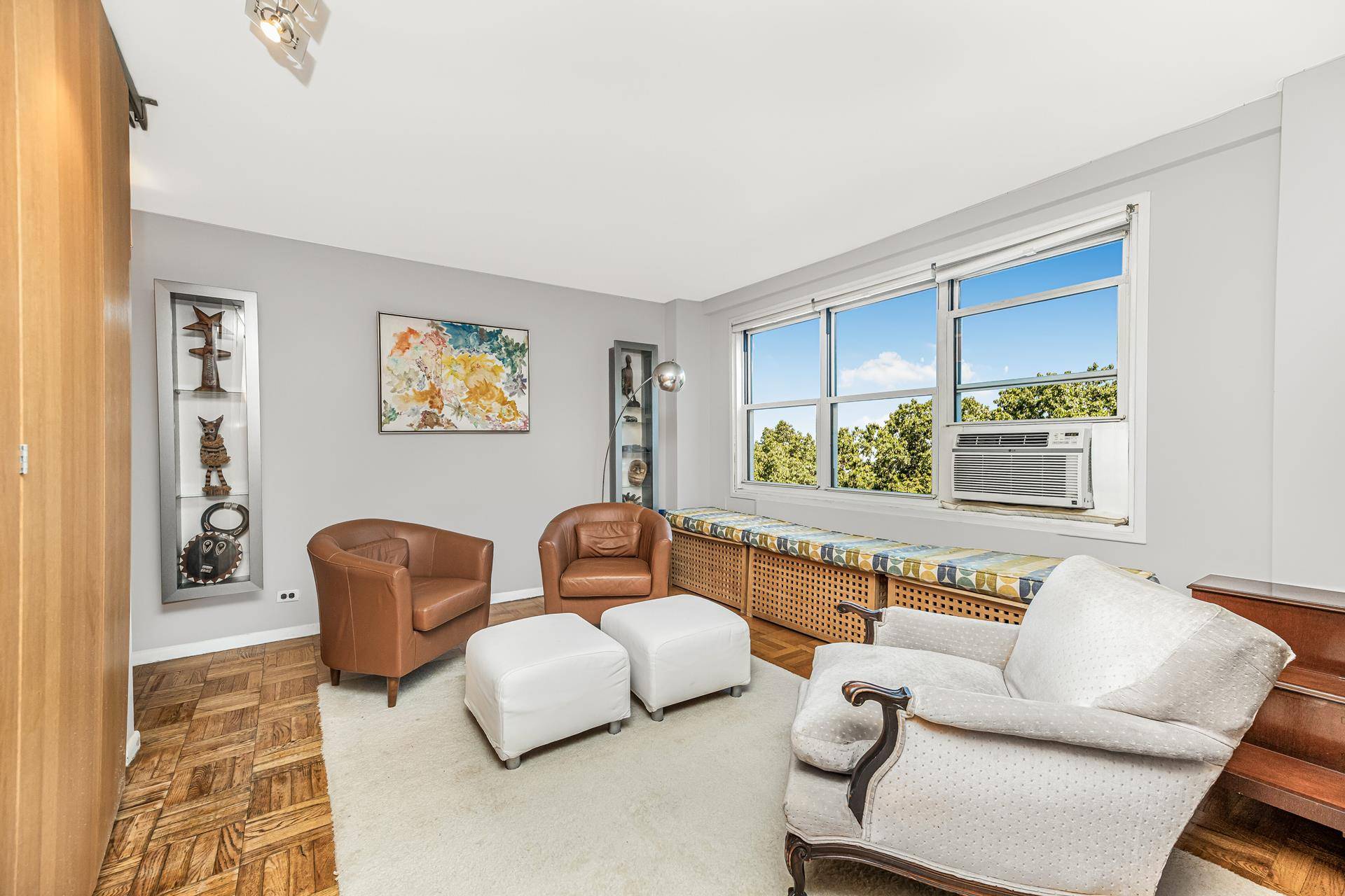 Bronx, NY 10471,3935 BLACKSTONE Avenue #4K