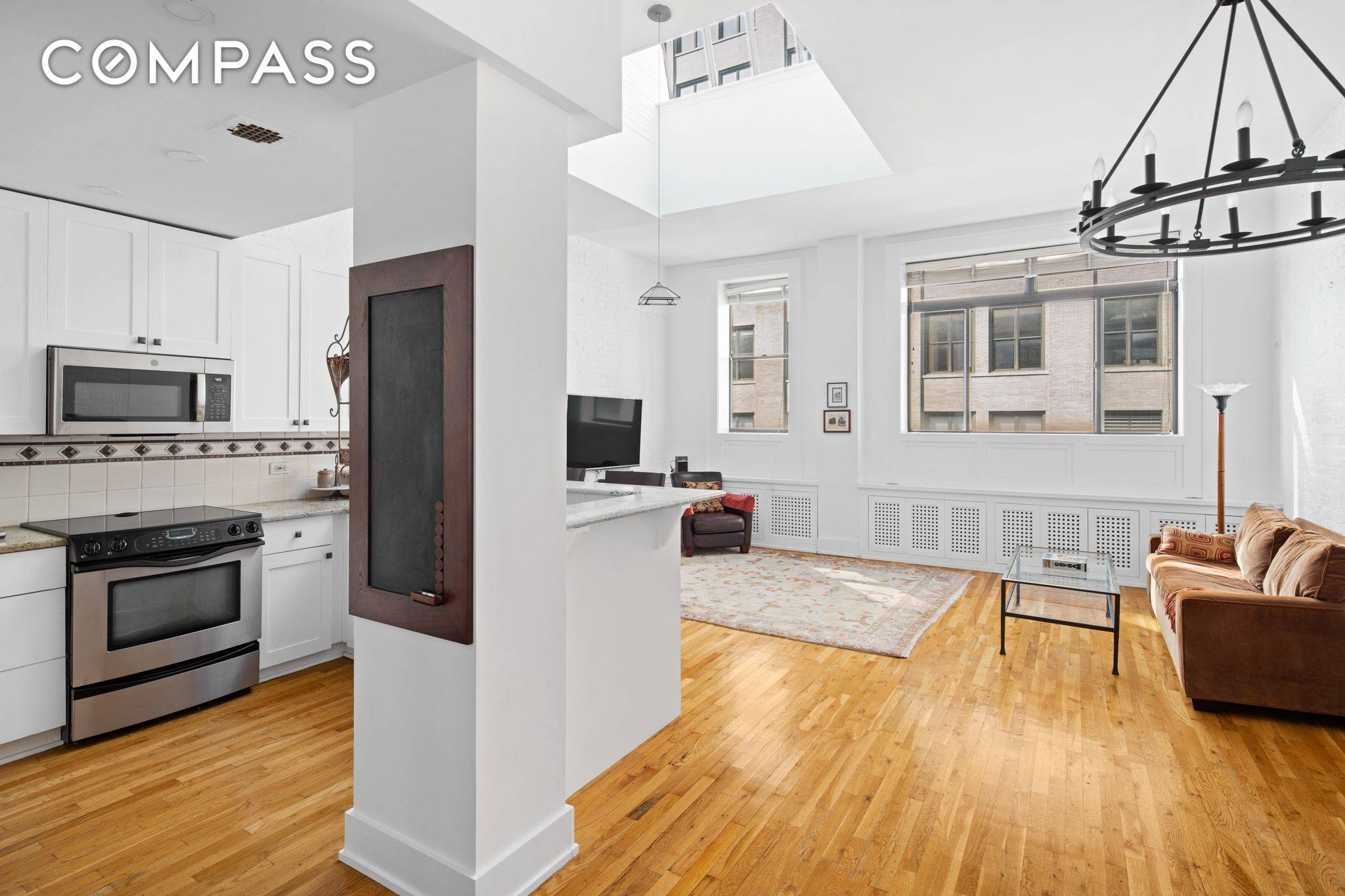 Manhattan, NY 10003,23 E 10th Street #PHA
