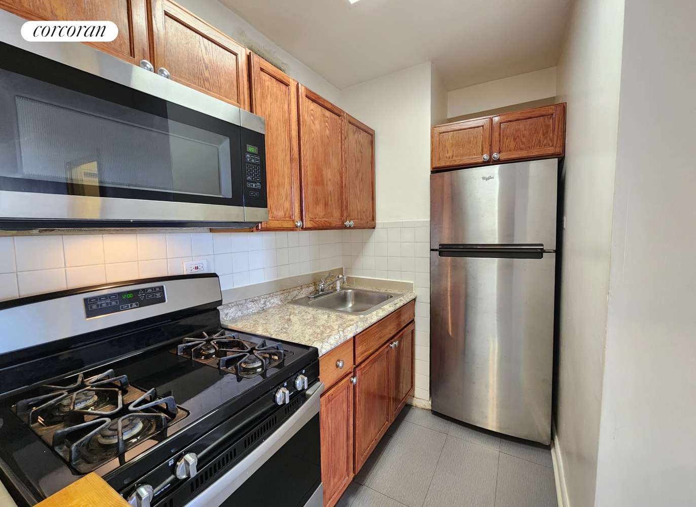 Bronx, NY 10462,2104 HOLLAND Avenue #5D