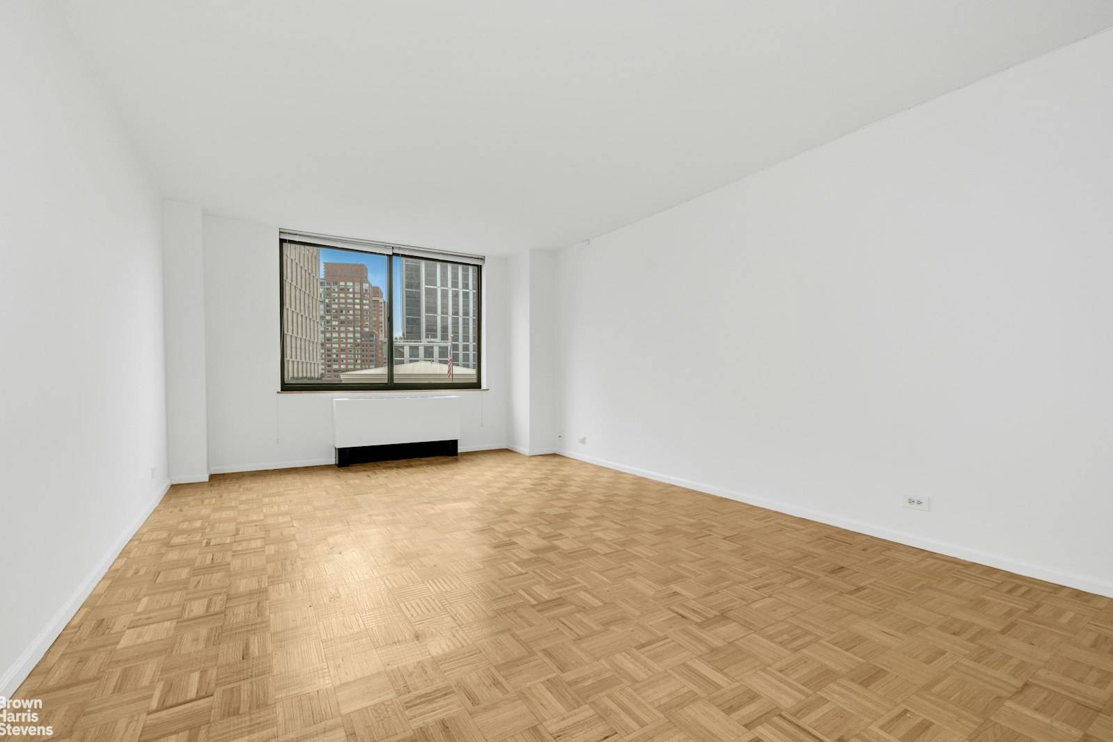 Manhattan, NY 10007,295 GREENWICH Street #6C