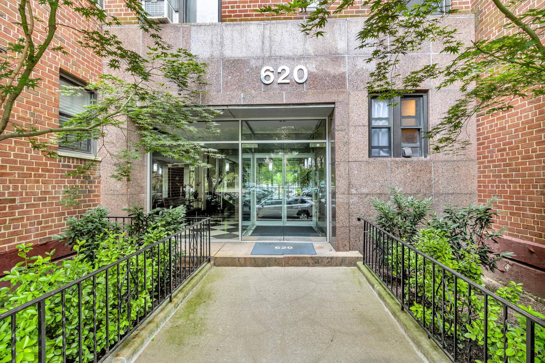 Bronx, NY 10463,620 W 239th Street #5-D