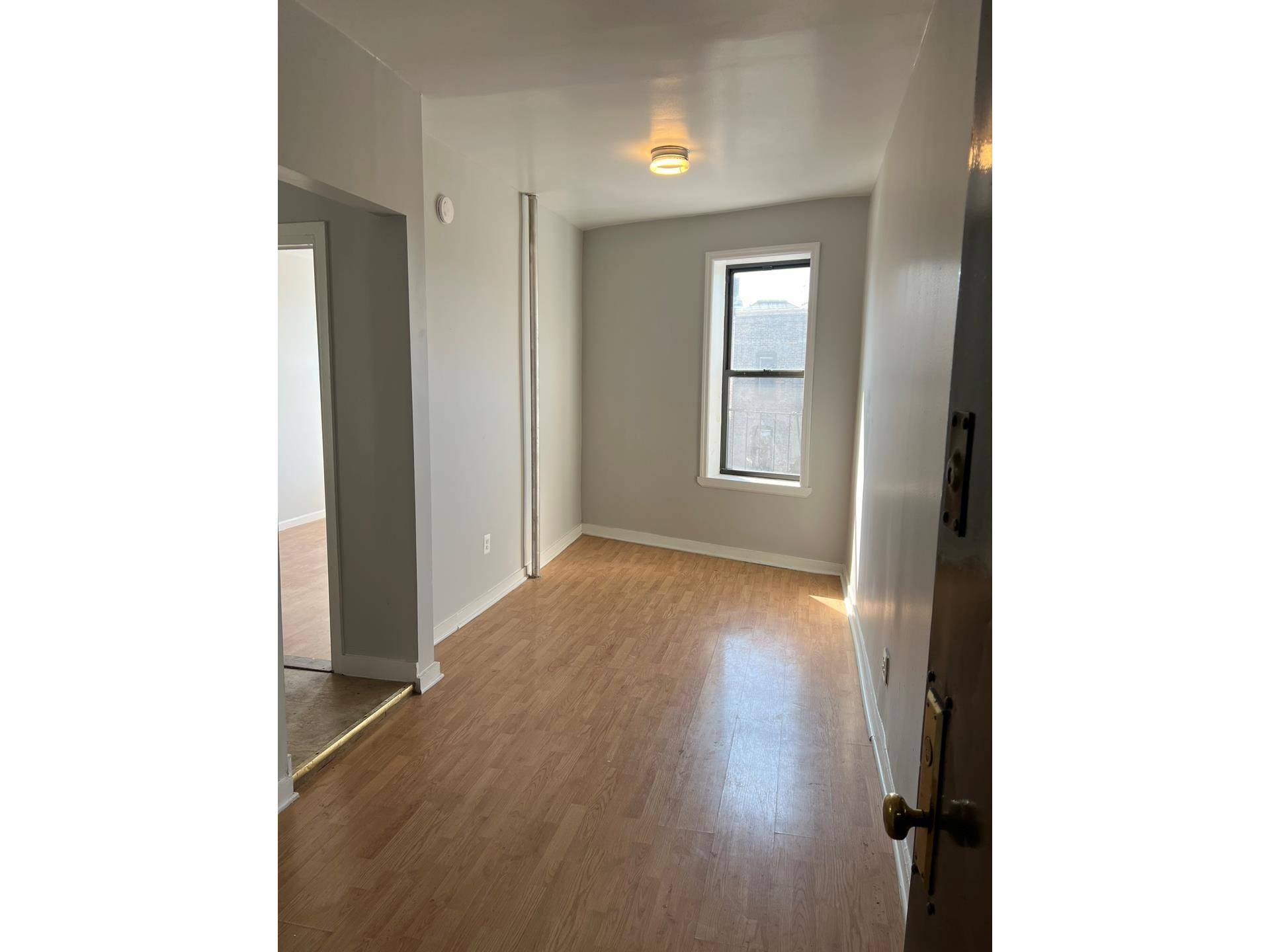 Bronx, NY 10458,2408 CAMBRELENG Avenue #13