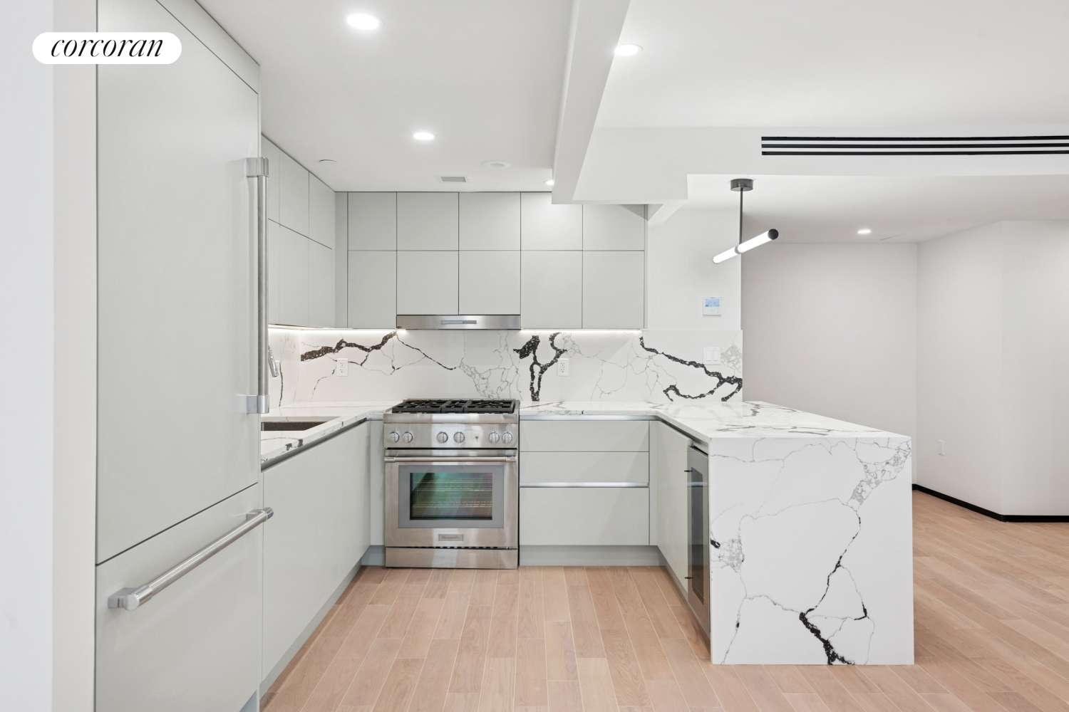 Manhattan, NY 10036,350 W 44TH Street #204