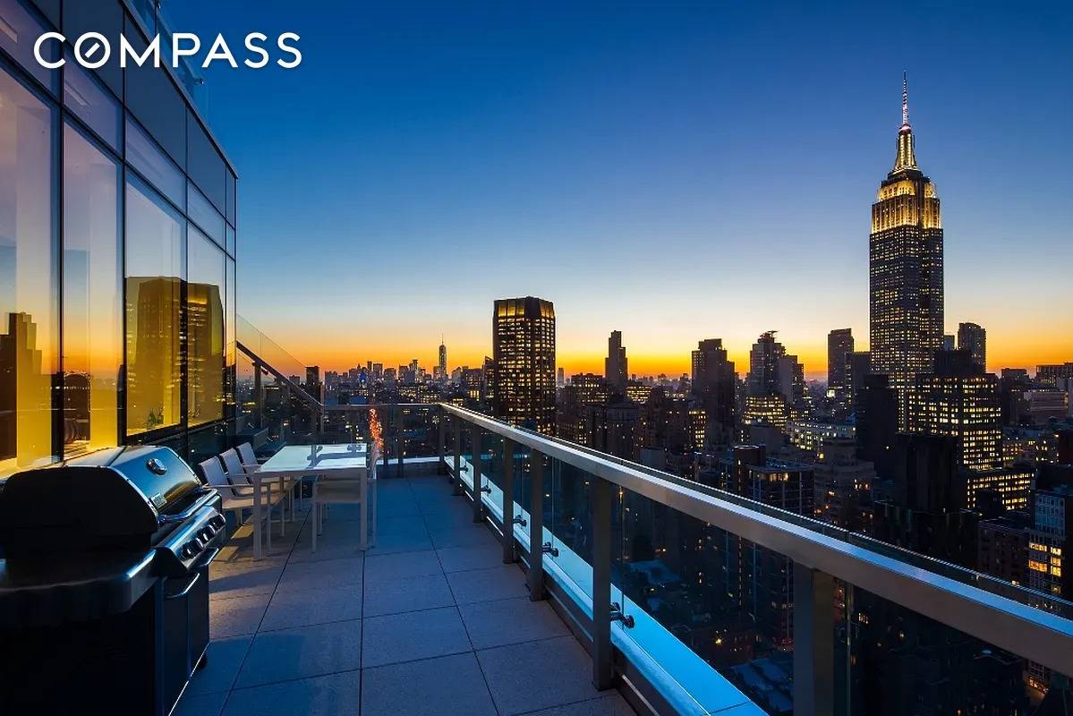 Manhattan, NY 10016,325 Lexington Avenue #PHB