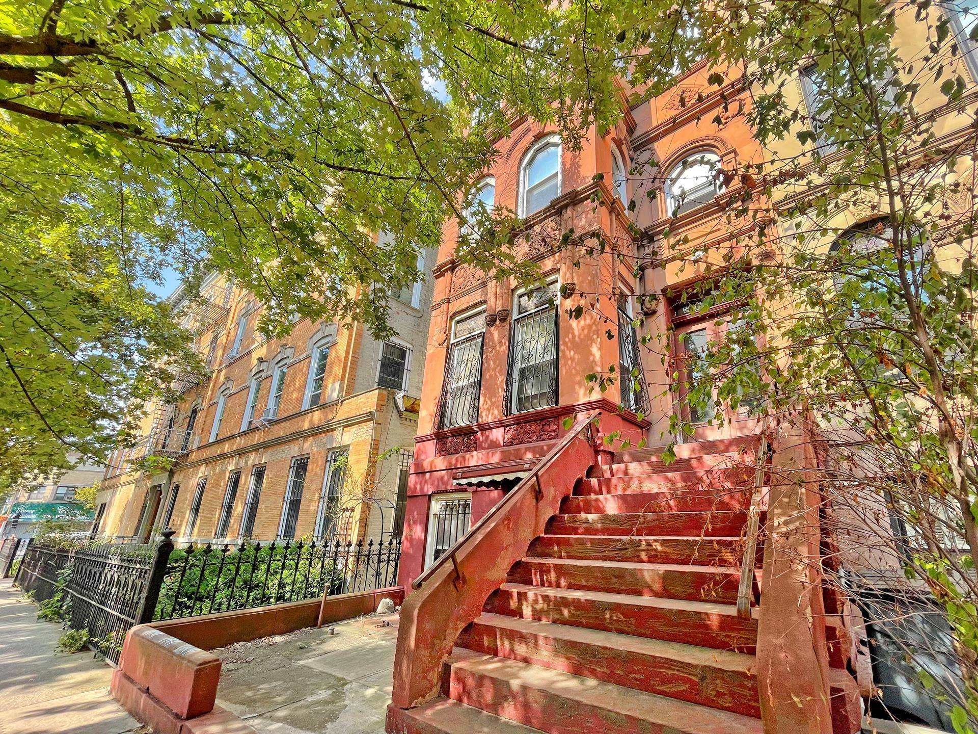Brooklyn, NY 11238,273 PARK Place