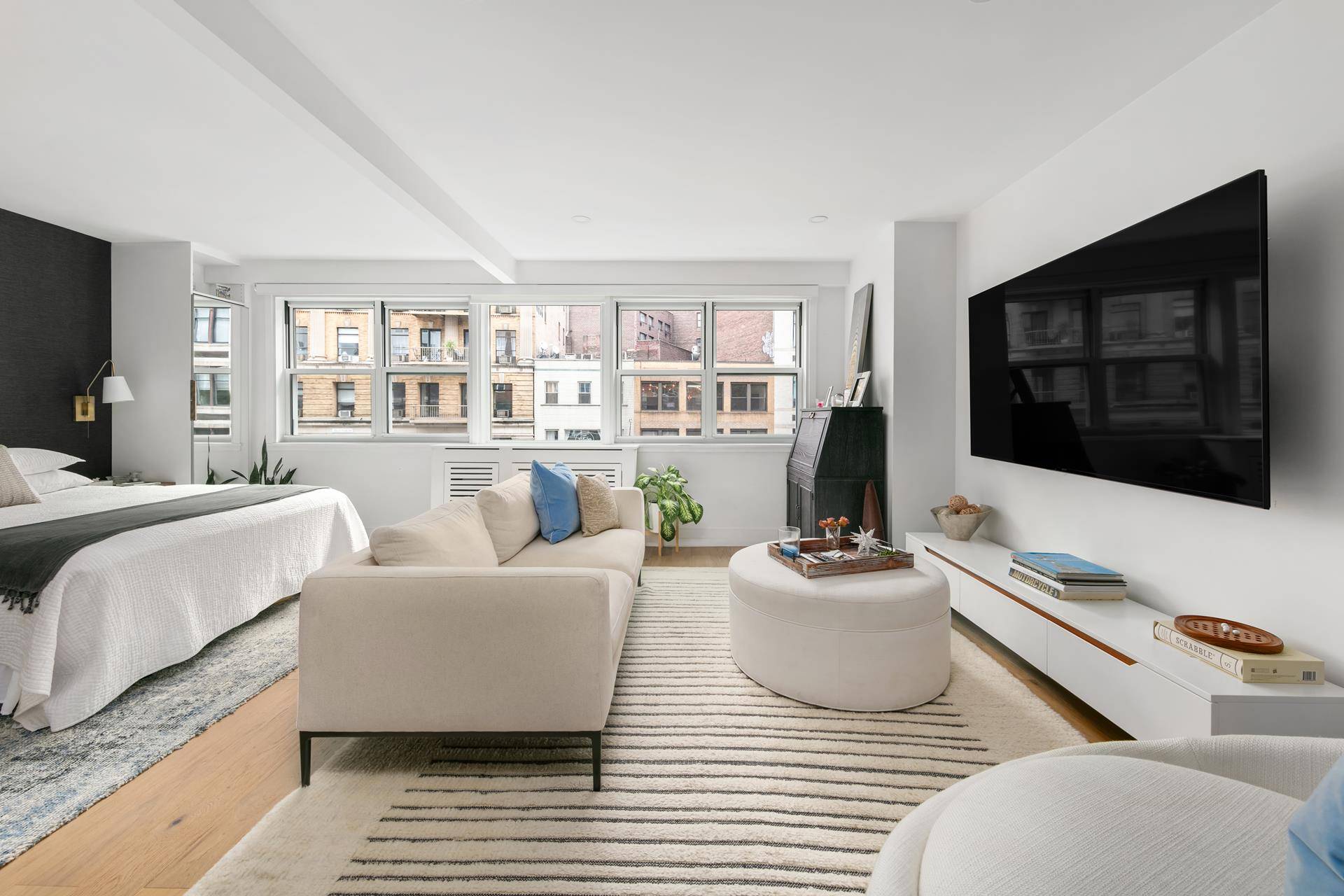 Manhattan, NY 10003,77 E 12TH Street #4E