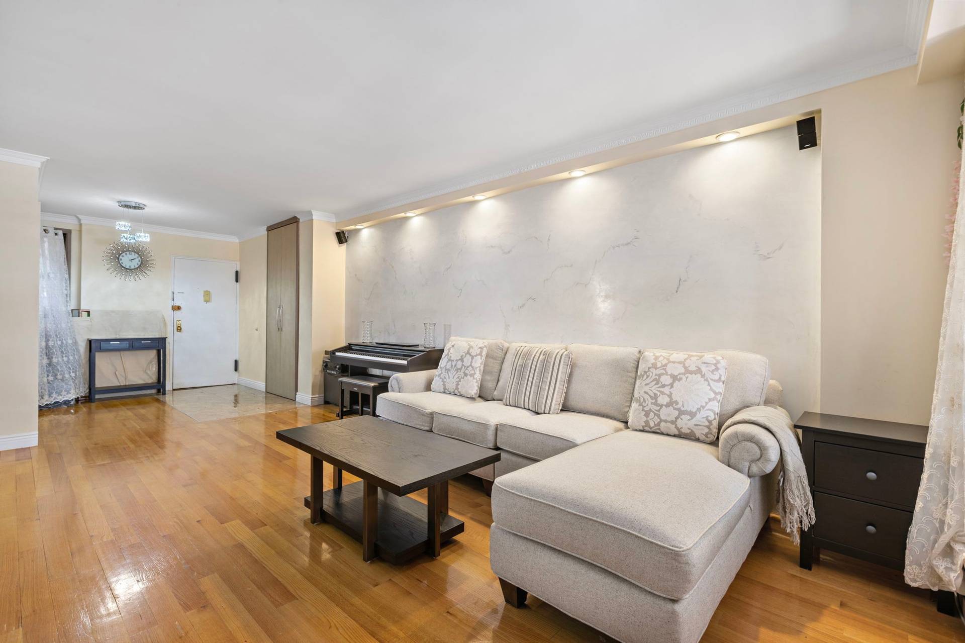 Queens, NY 11374,61-35 98th Street #15-E
