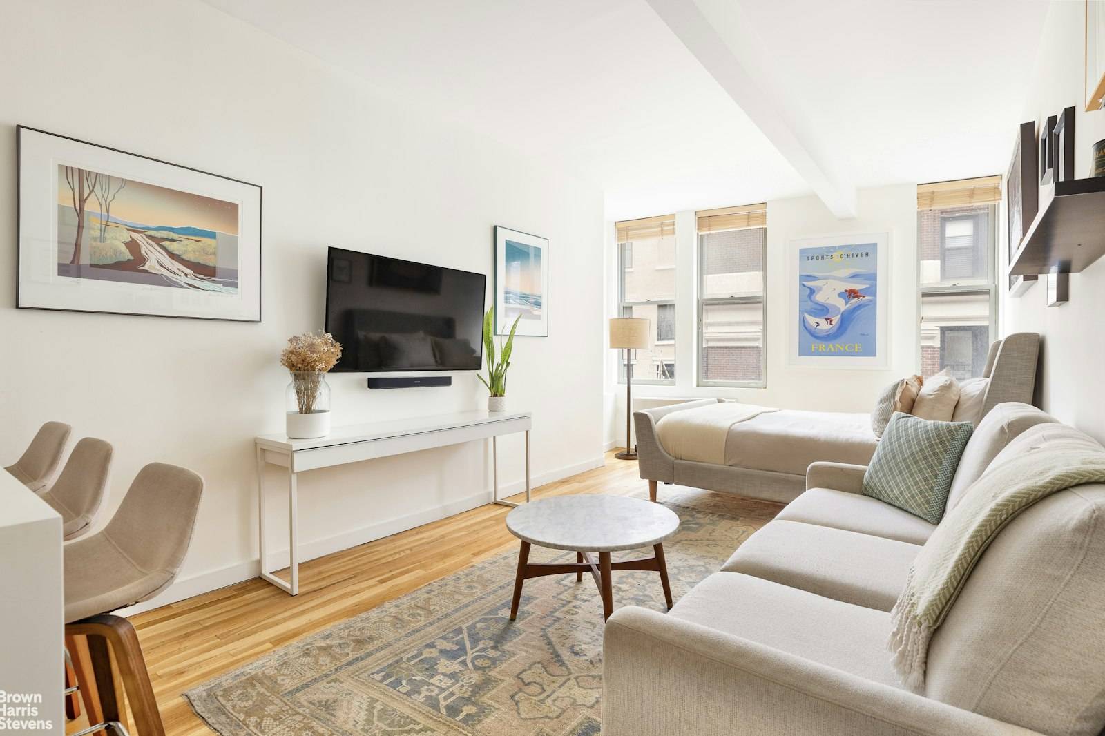 Manhattan, NY 10014,9 BARROW Street #2J