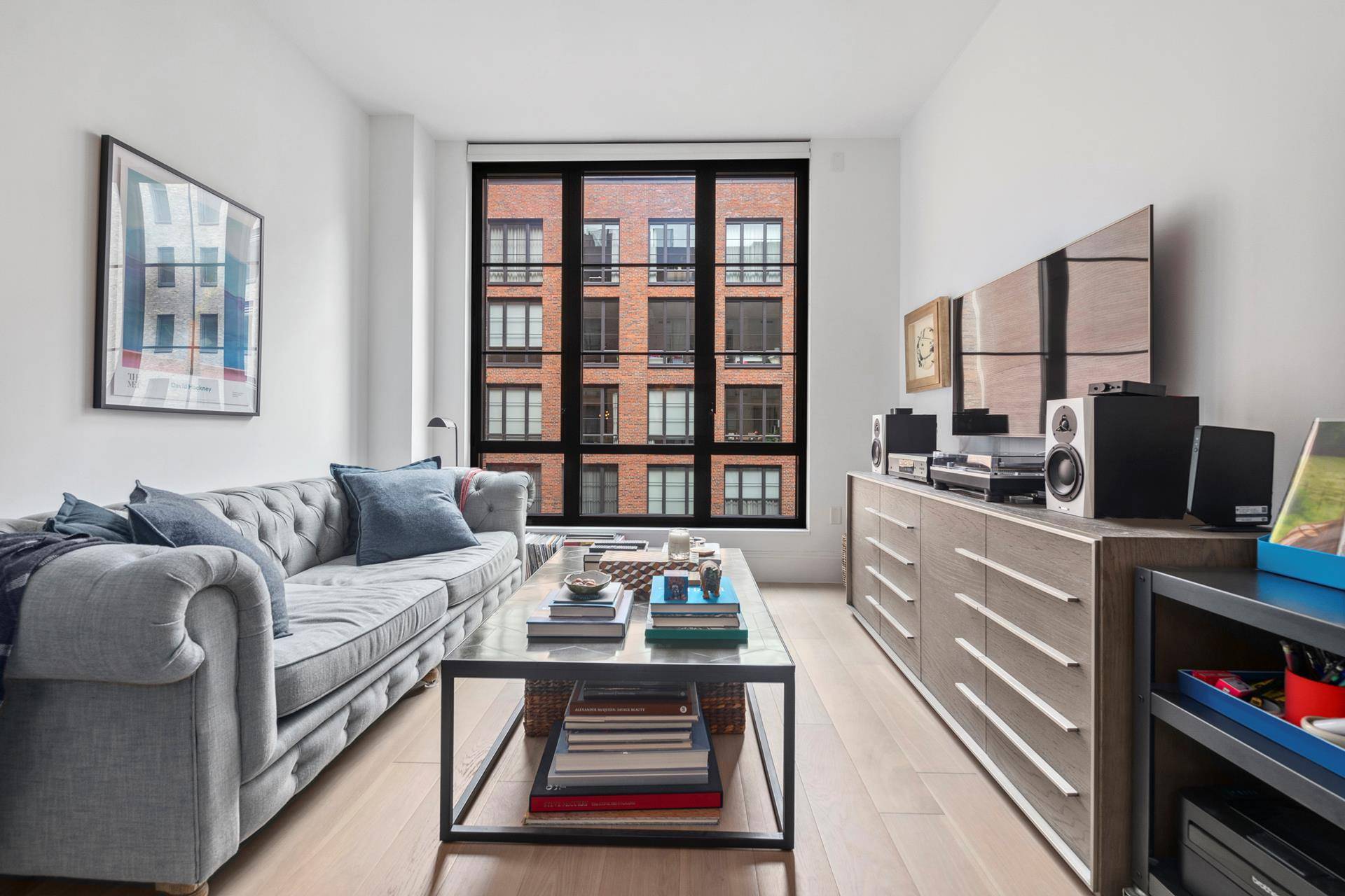 Manhattan, NY 10009,438 E 12TH Street #4T