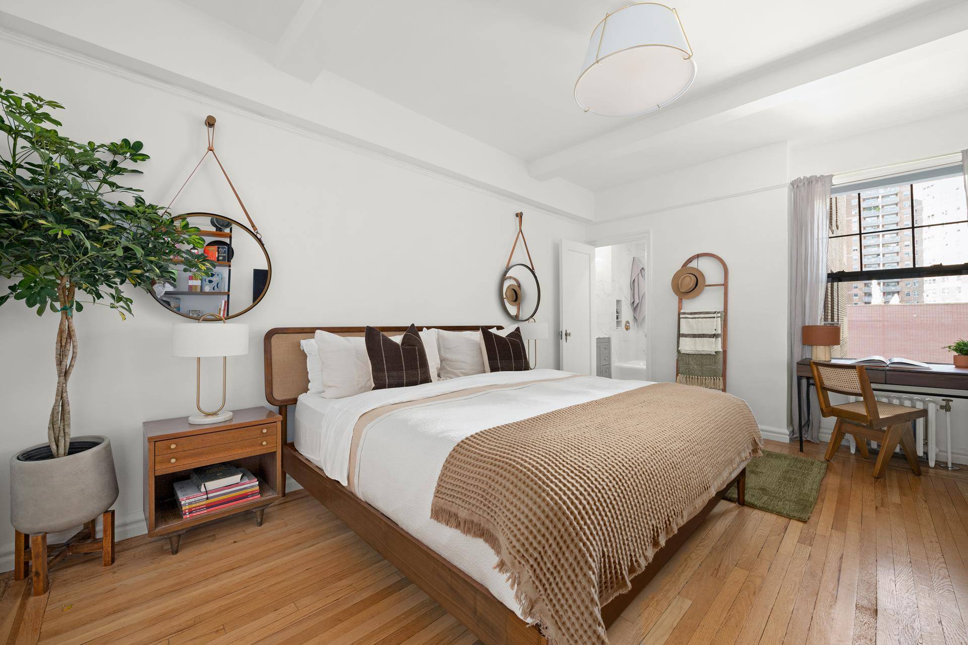 Manhattan, NY 10009,141 E 3RD Street #7A