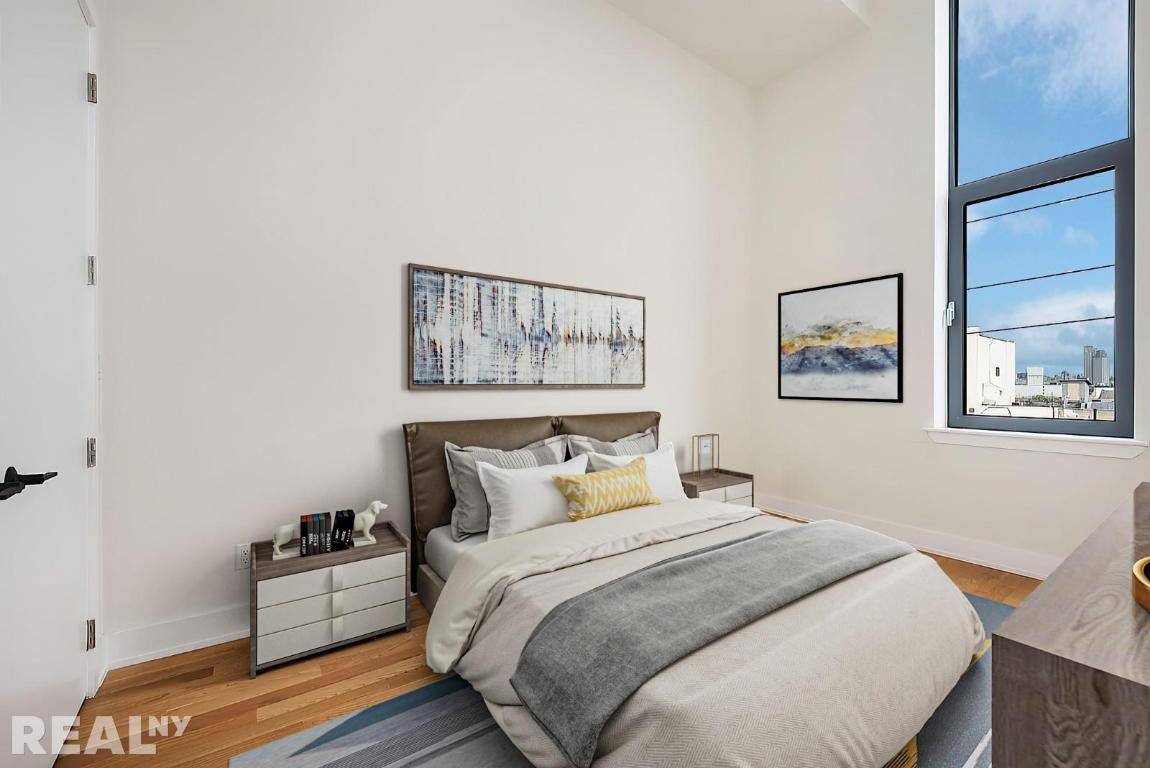 Brooklyn, NY 11222,282A Nassau Avenue #3A