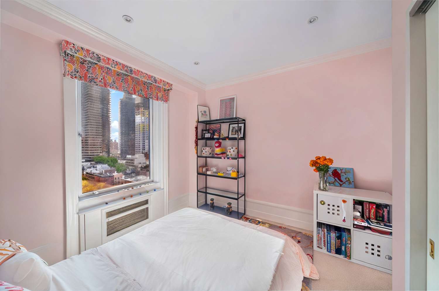 Manhattan, NY 10065,565 PARK Avenue #11E