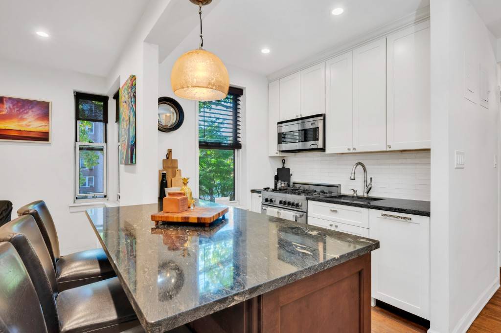 Brooklyn, NY 11220,9707 4th Avenue #3R