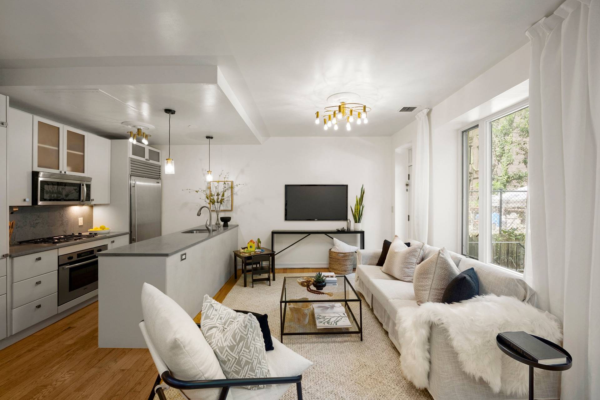 Manhattan, NY 10128,237 E 88th Street #101