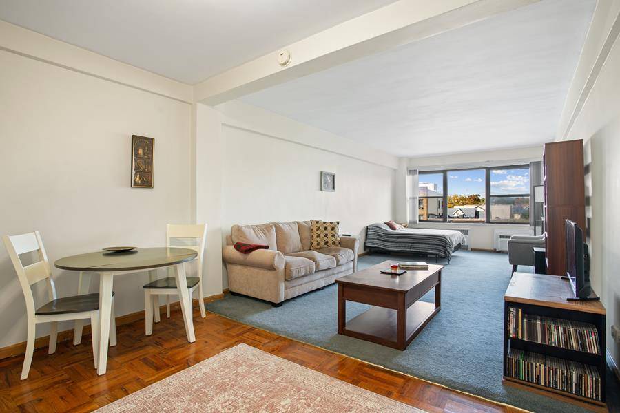 Brooklyn, NY 11218,303 BEVERLY Road #4M
