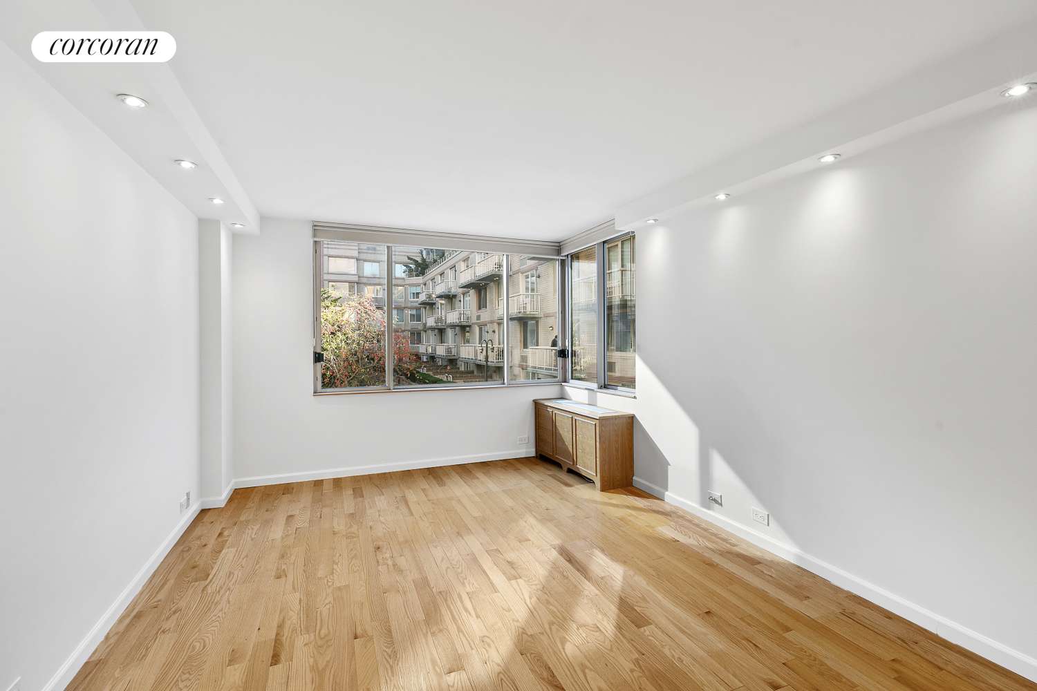 Manhattan, NY 10019,393 W 49TH Street #3HH