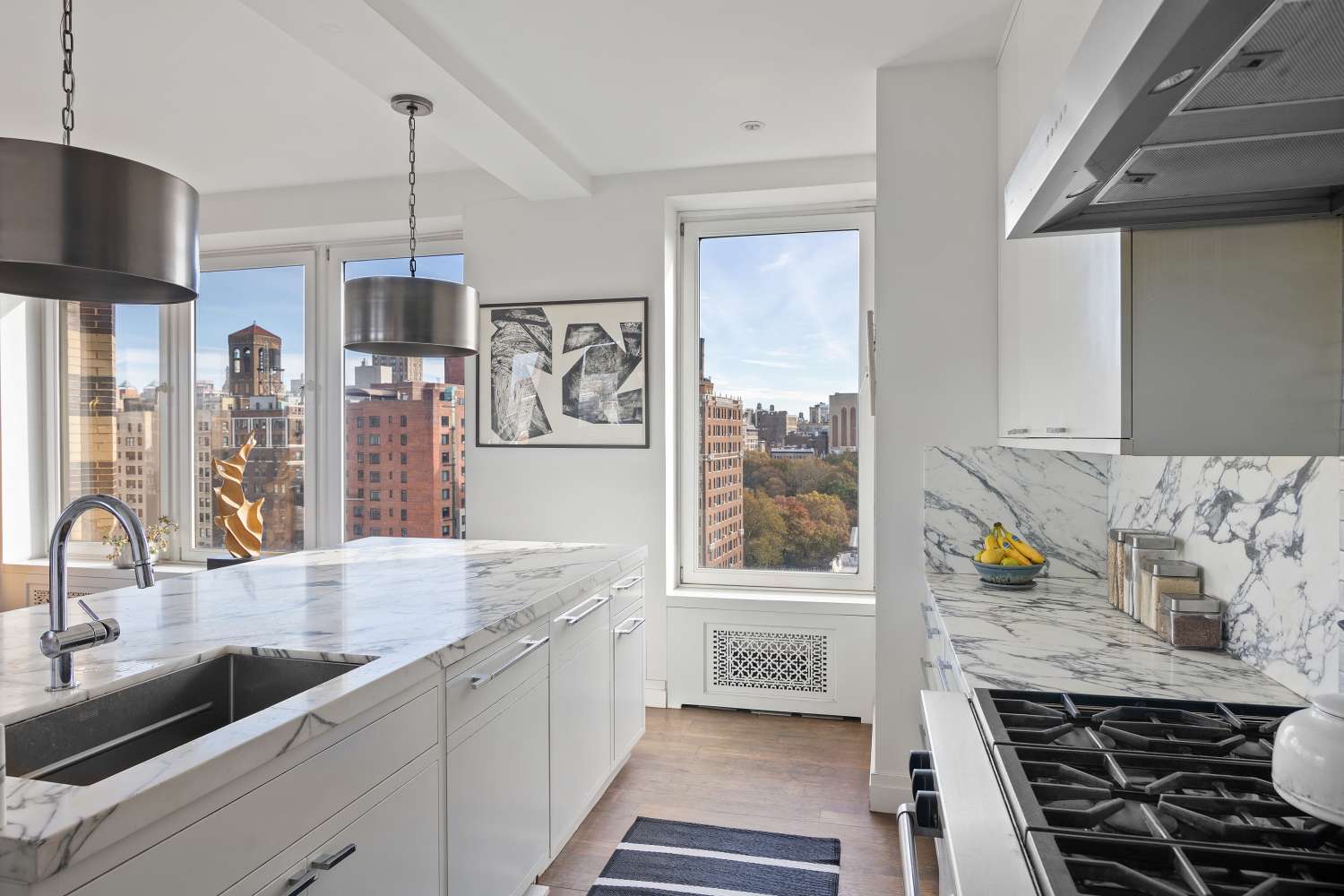 Manhattan, NY 10014,2 CORNELIA Street #PHA