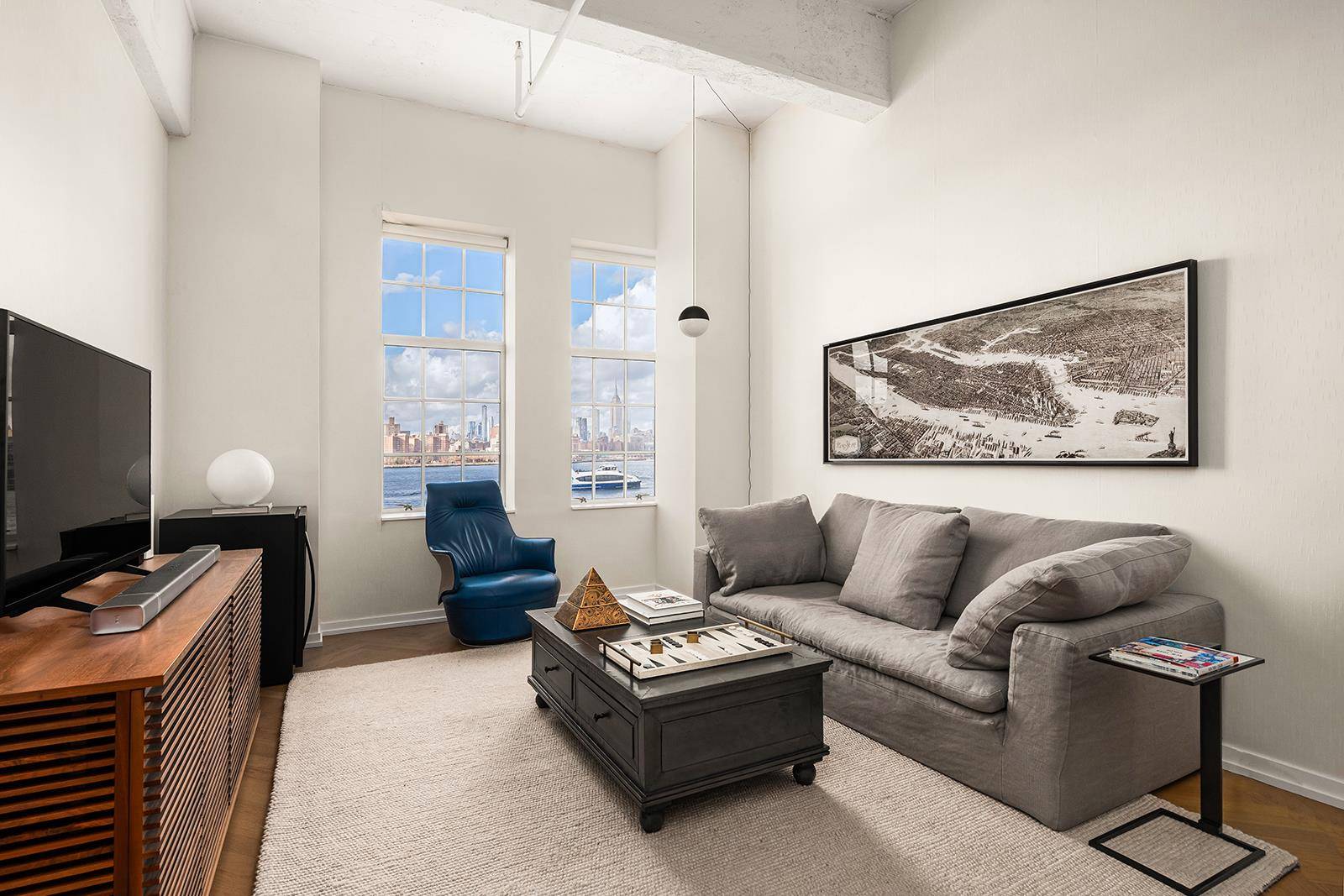 Brooklyn, NY 11249,184 KENT Avenue #C210