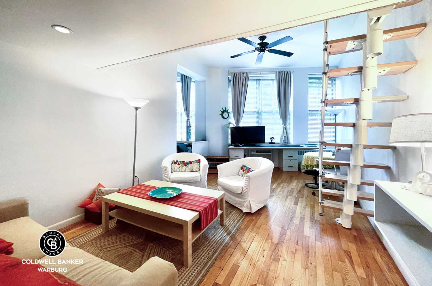 Manhattan, NY 10014,99 BANK Street #2K