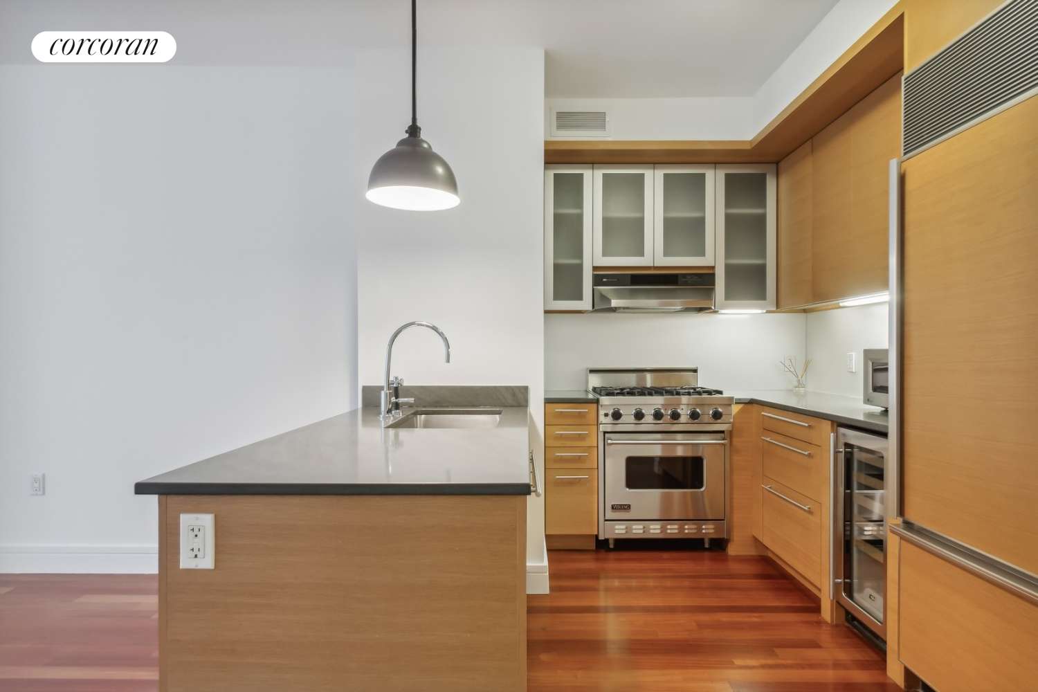 Manhattan, NY 10004,30 WEST Street #10D
