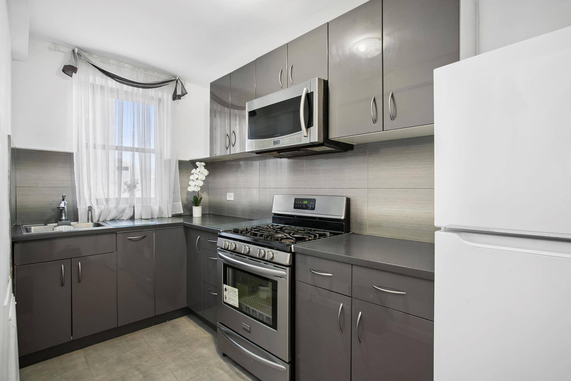 Brooklyn, NY 11210,2807 KINGS Highway #2D