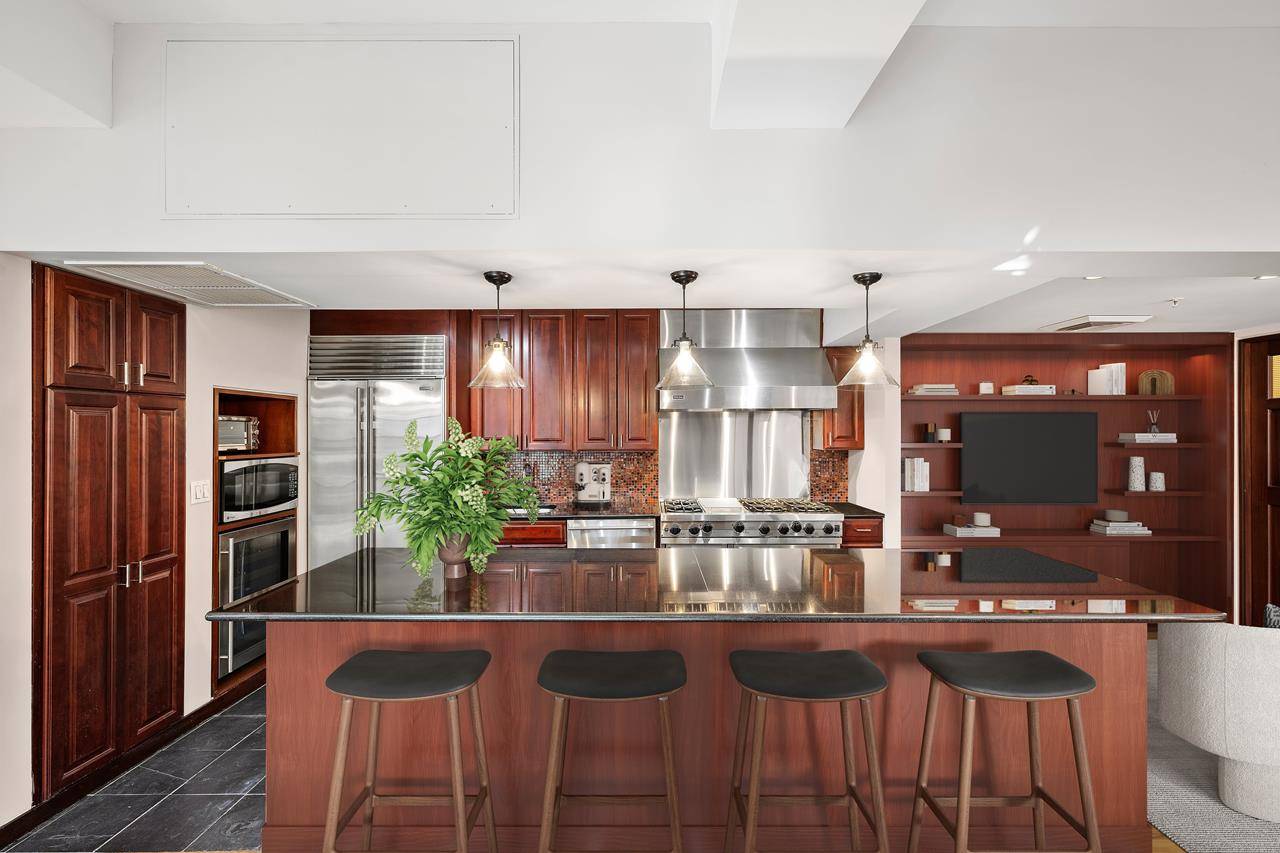 Manhattan, NY 10012,202 Spring Street #3