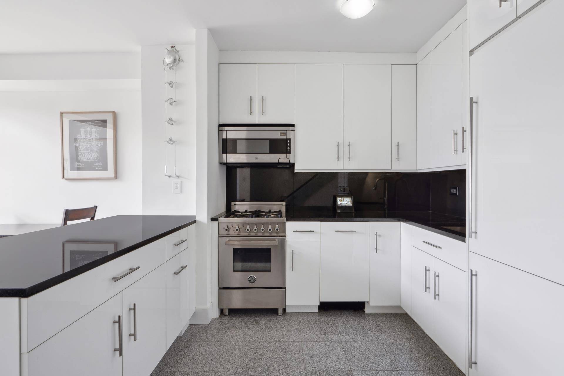Manhattan, NY 10011,22 W 15TH Street #7I