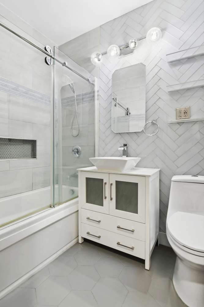 Brooklyn, NY 11233,249 HULL Street #B
