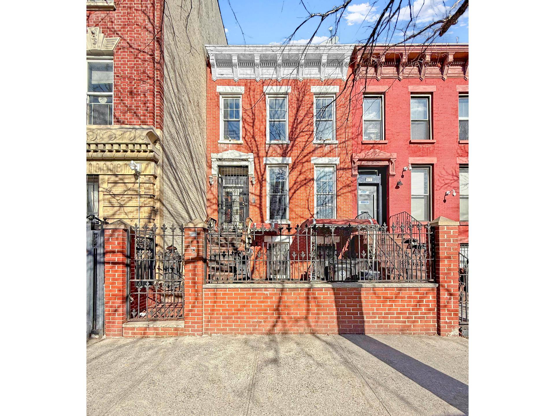 Brooklyn, NY 11216,971 BERGEN Street
