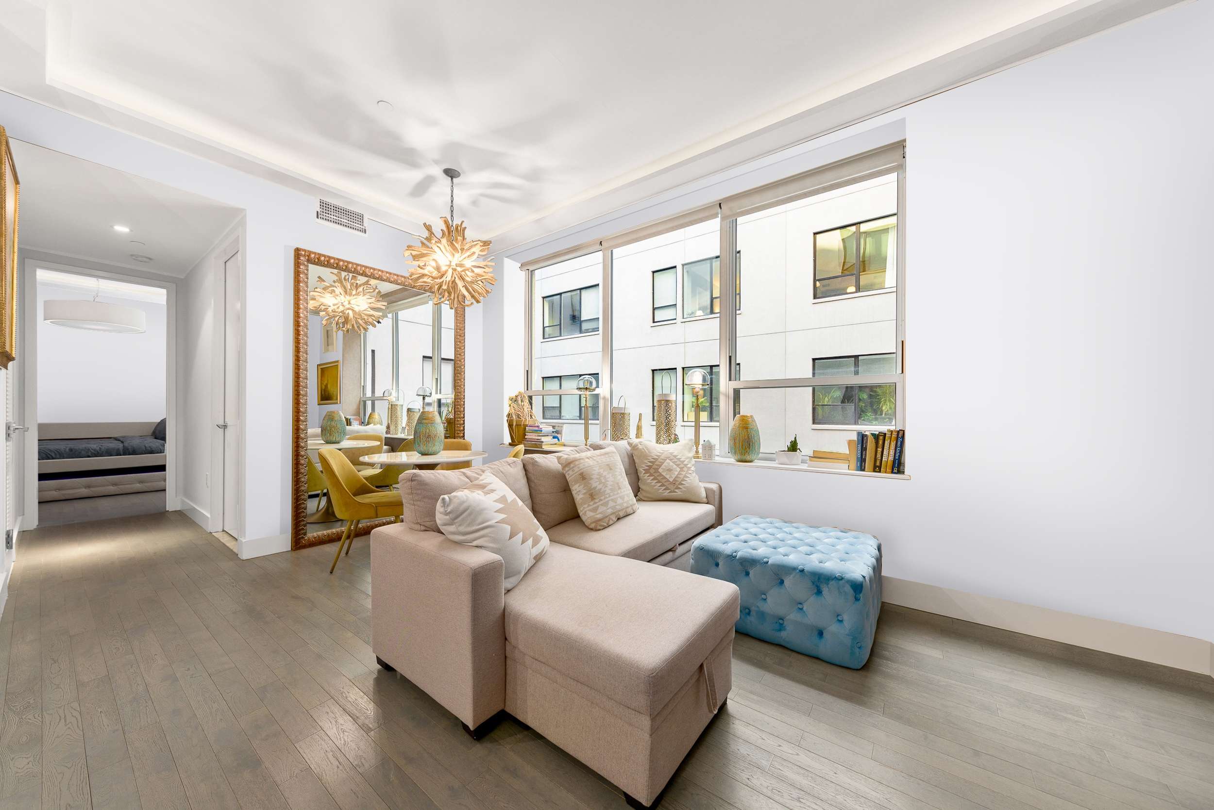 Manhattan, NY 10019,416 W 52nd Street #305