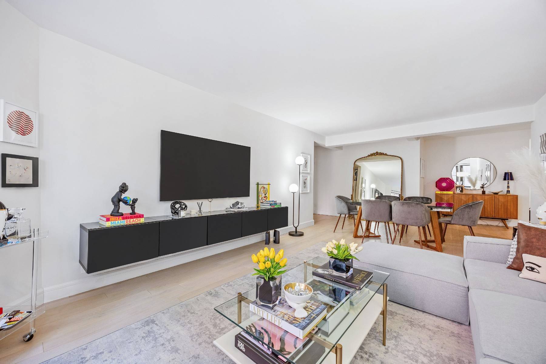 Manhattan, NY 10022,135 E 54th Street #8K