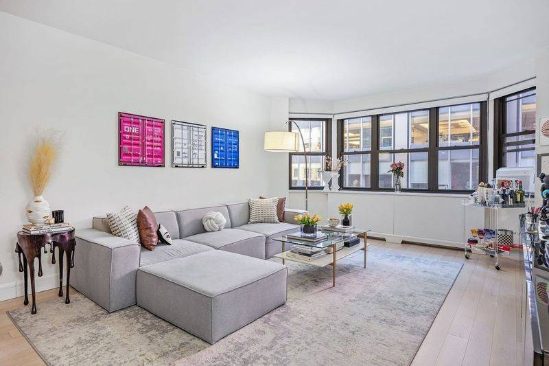 Manhattan, NY 10022,135 E 54th Street #8K