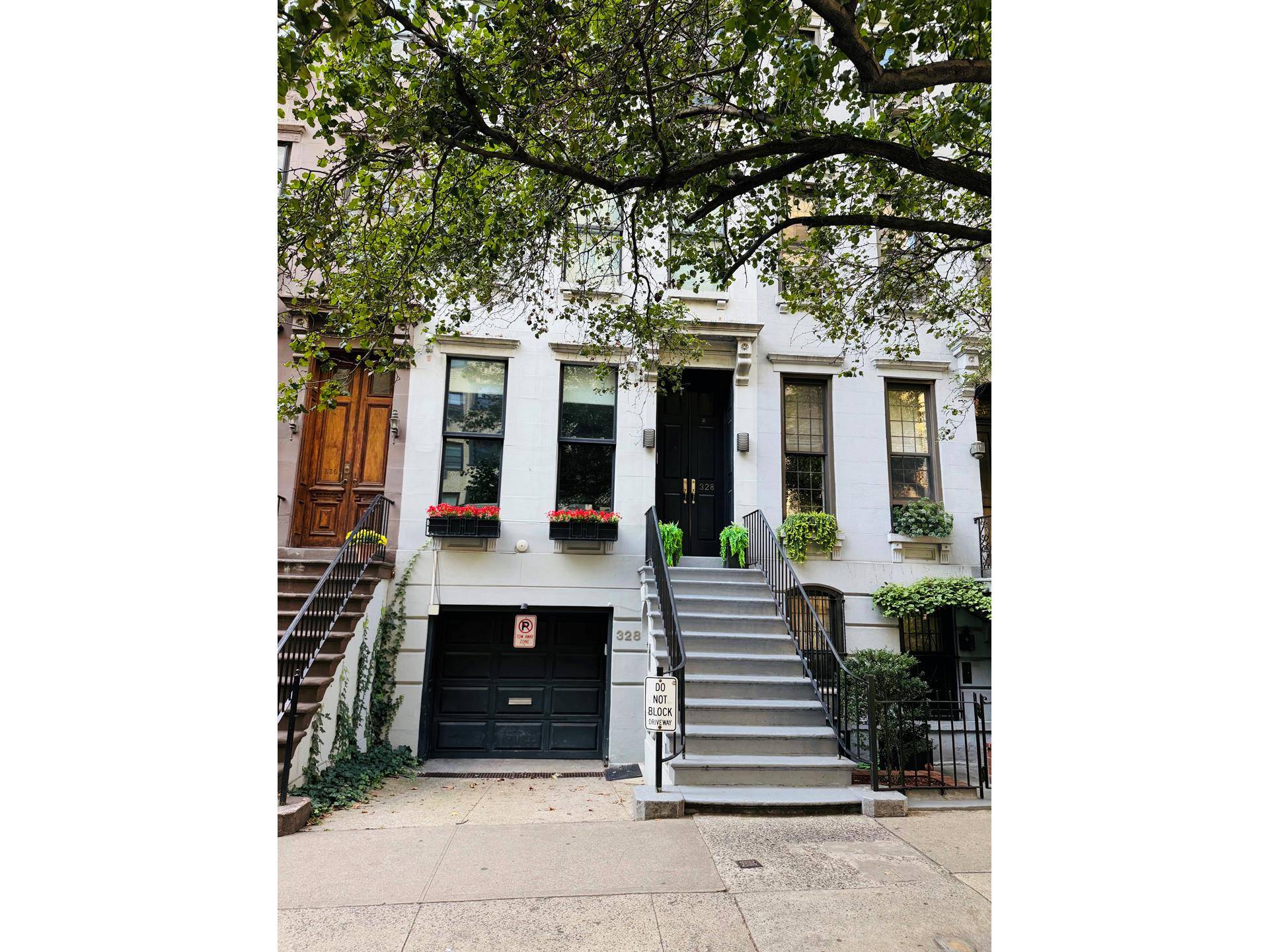 Manhattan, NY 10021,328 E 69TH Street