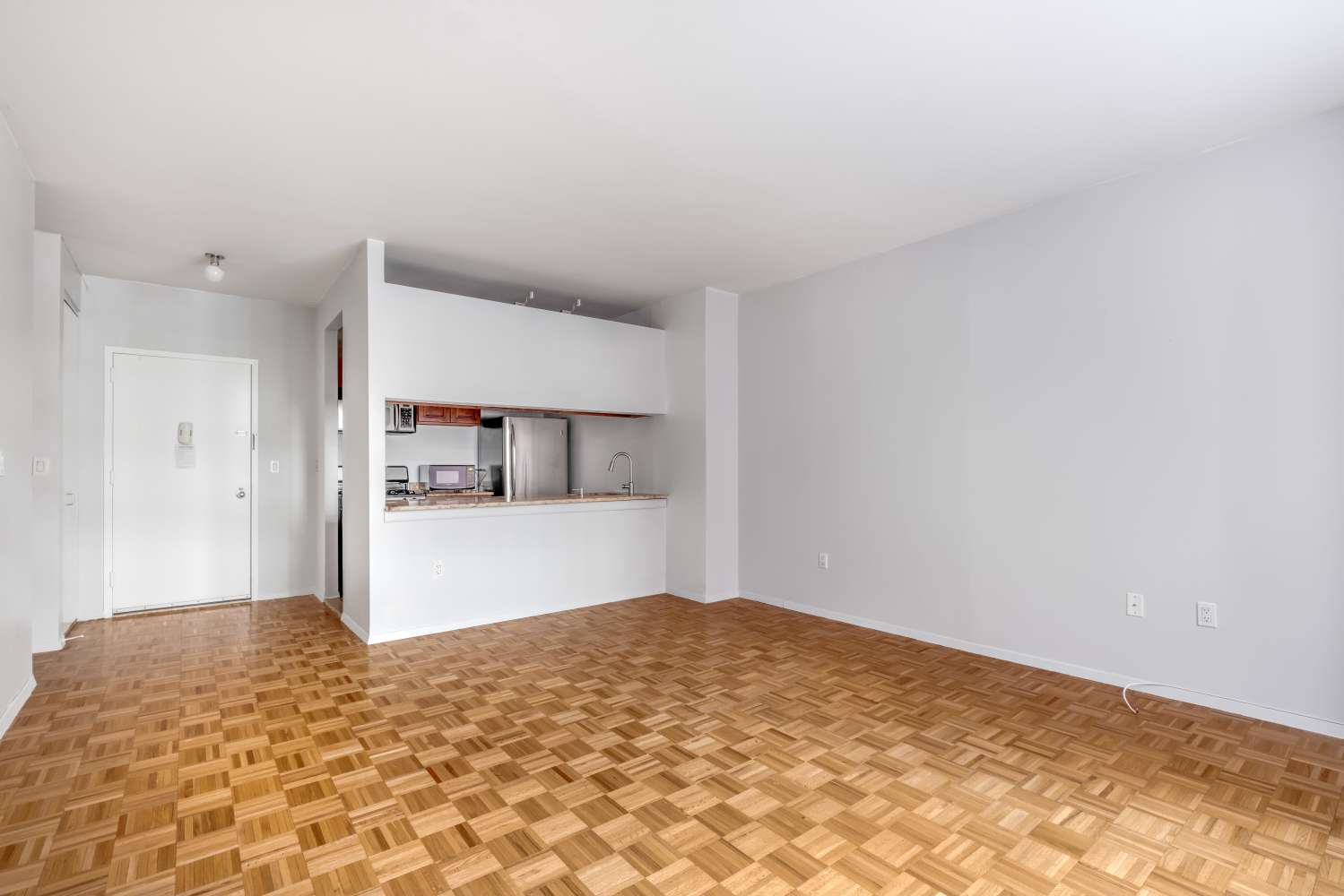 Manhattan, NY 10280,350 ALBANY Street #4L