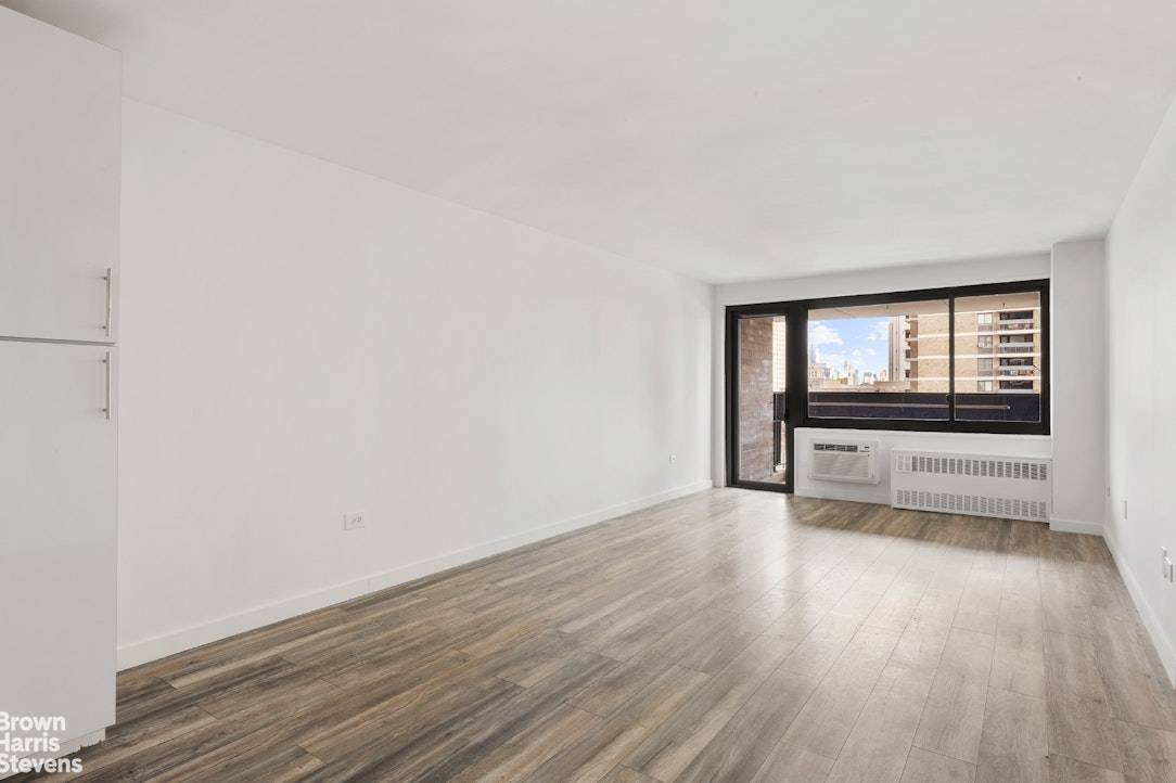 Manhattan, NY 10038,77 FULTON Street #15M