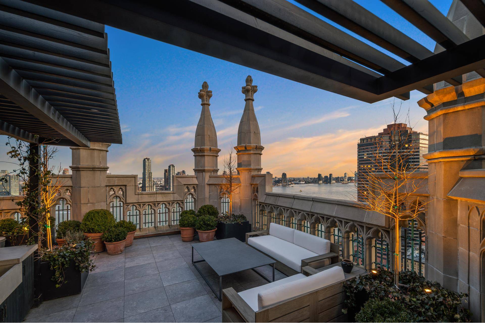 Manhattan, NY 10017,5 TUDOR CITY Place #PENTHOUSE7