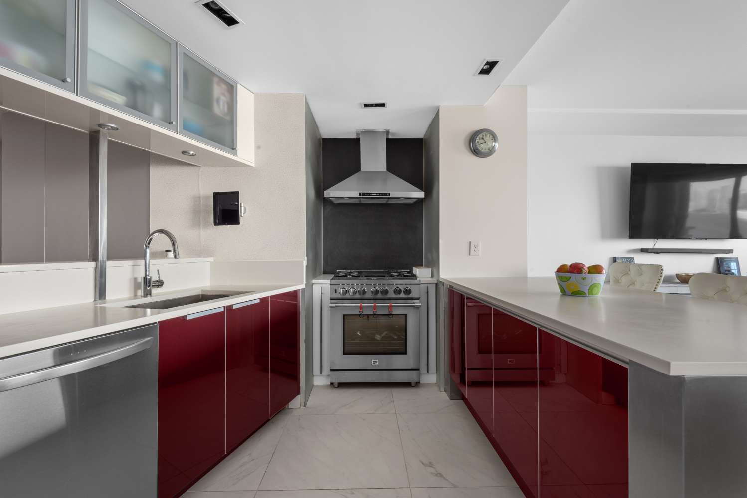 Manhattan, NY 10280,21 S END Avenue #321/421