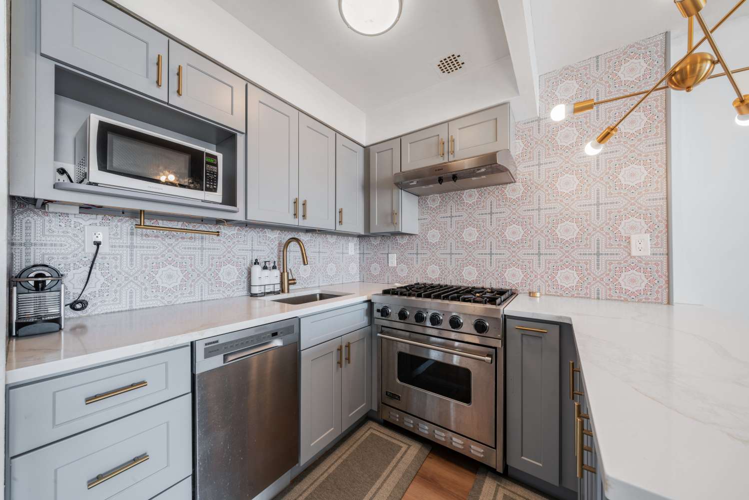 Manhattan, NY 10010,215 E 24TH Street #823