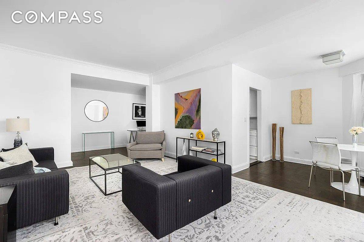 Manhattan, NY 10011,2 5th Avenue #11S