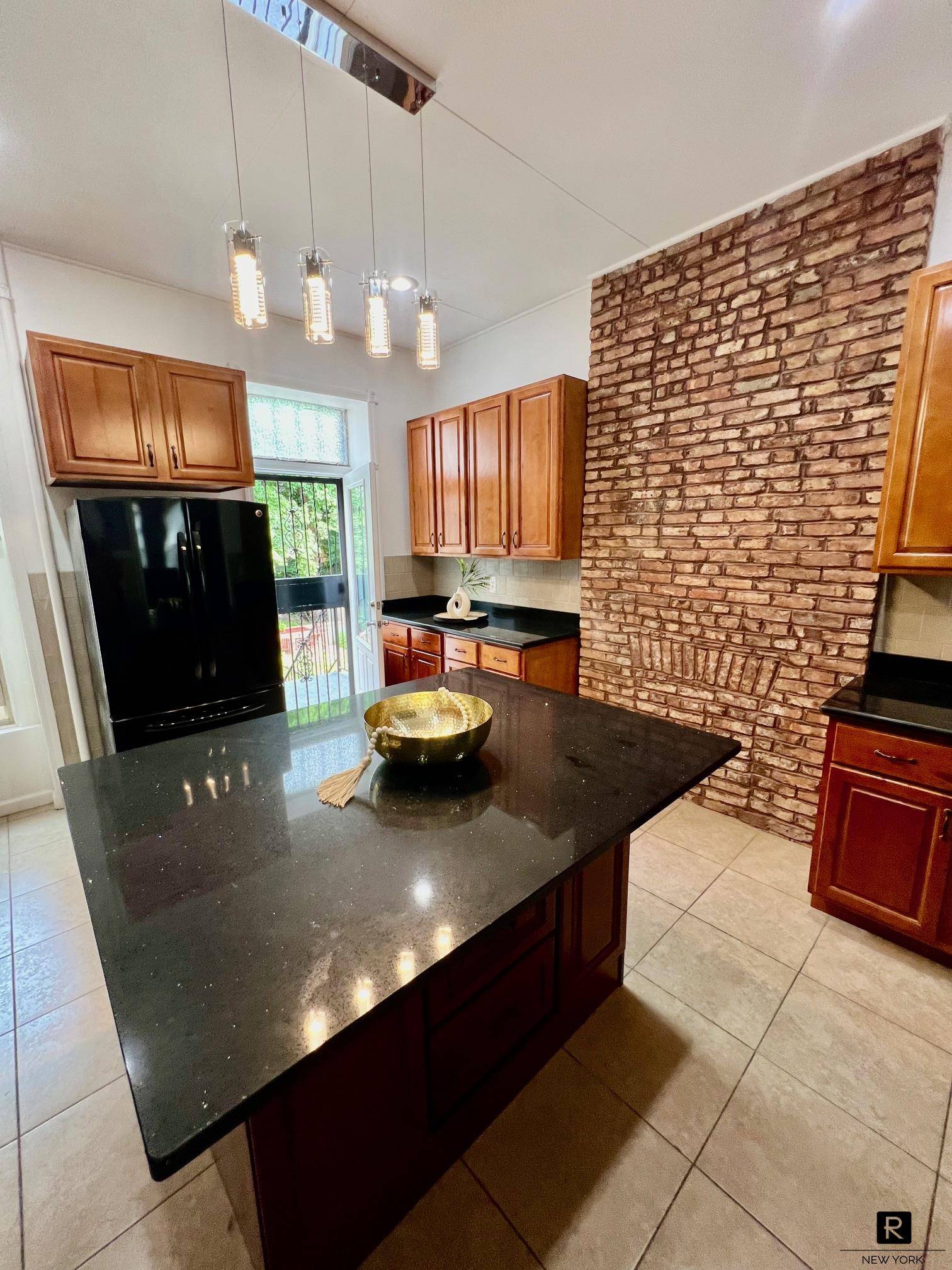 Brooklyn, NY 11233,145 Chauncey Street