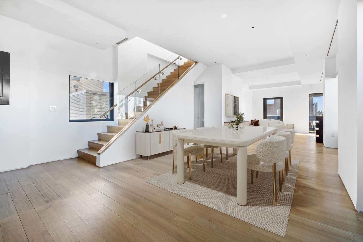 Manhattan, NY 10003,123 3RD Avenue #15A