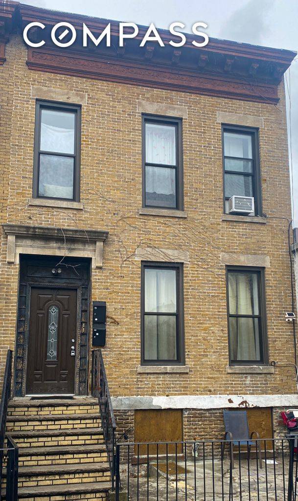 Brooklyn, NY 11233,186 Howard Avenue