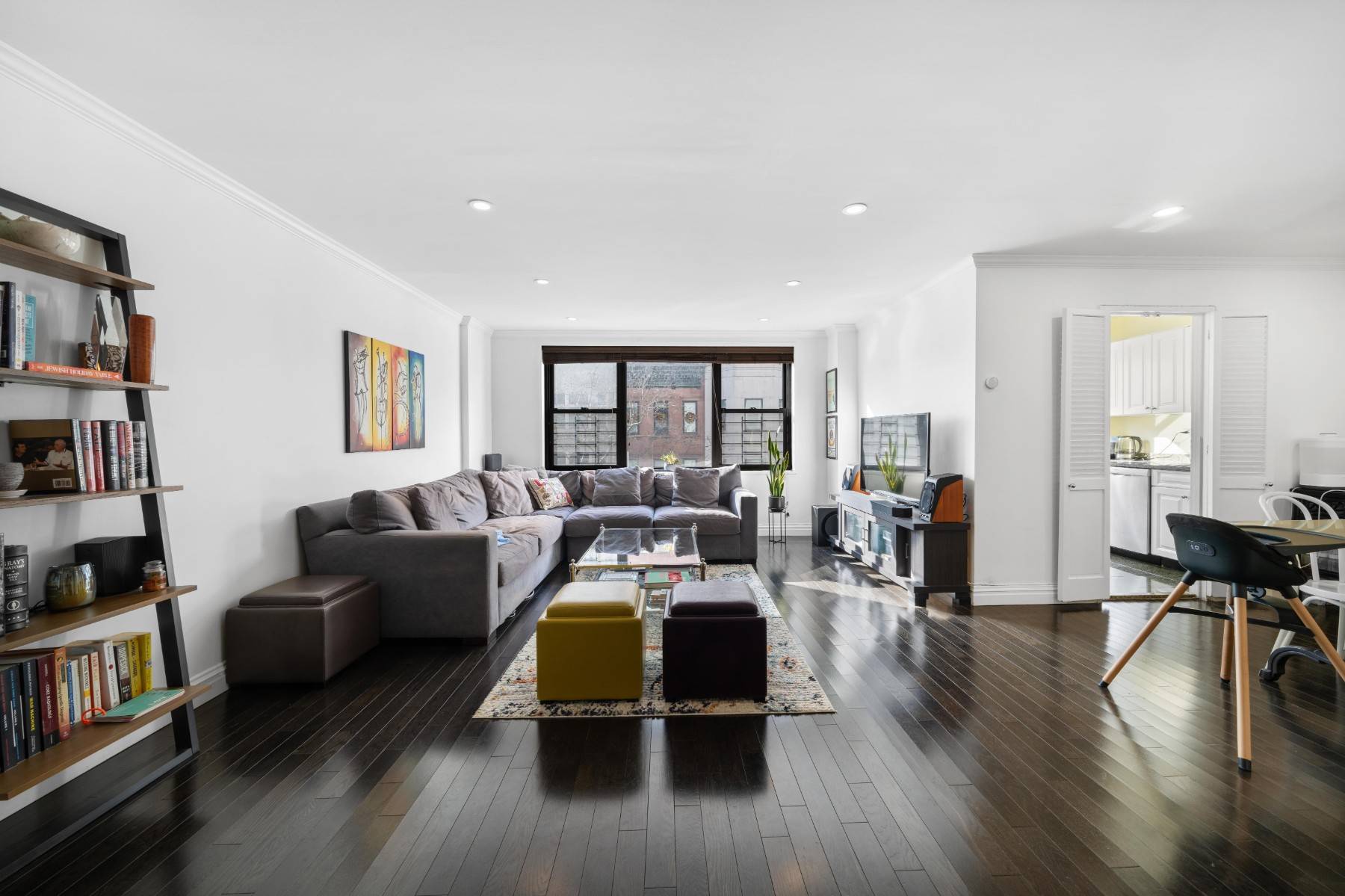 Manhattan, NY 10021,301 E 69th Street #4D