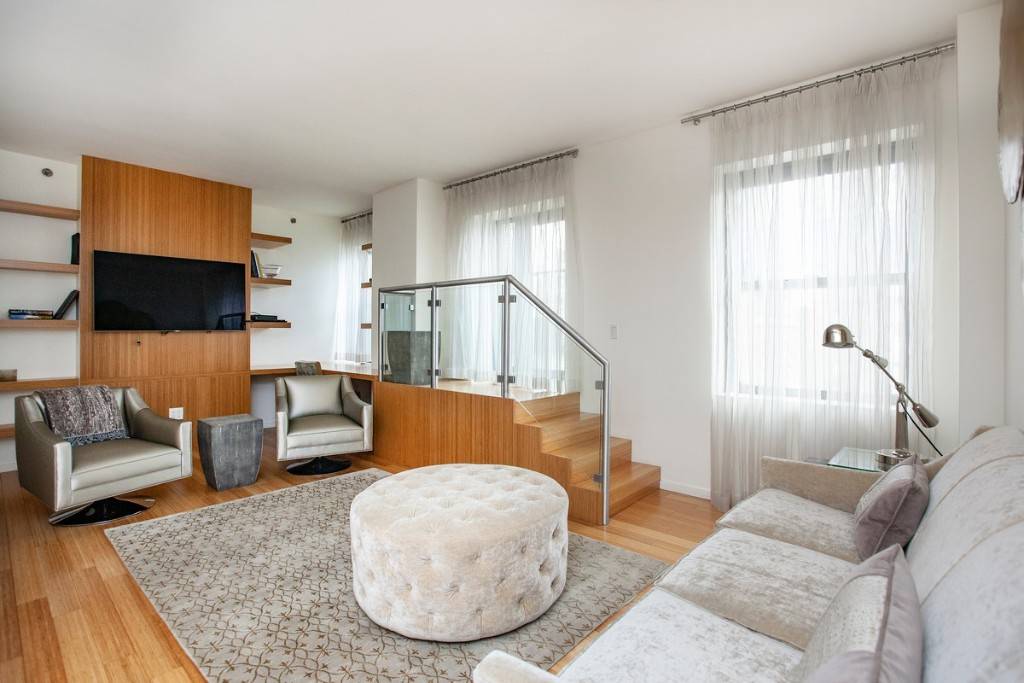 Manhattan, NY 10019,160 Central Park S #2209