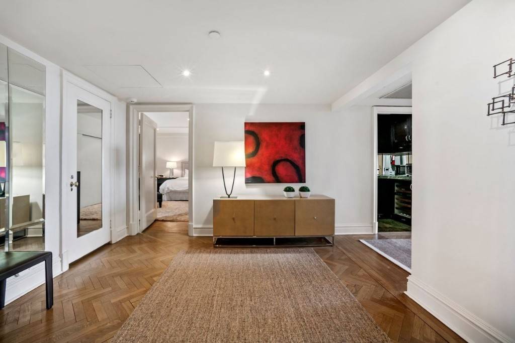 Manhattan, NY 10019,160 Central Park S #1214